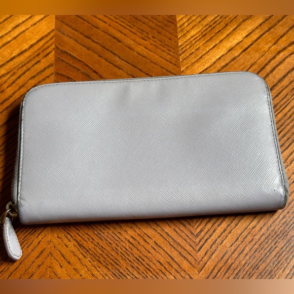 Prada Wallet - Picture 2 of 4